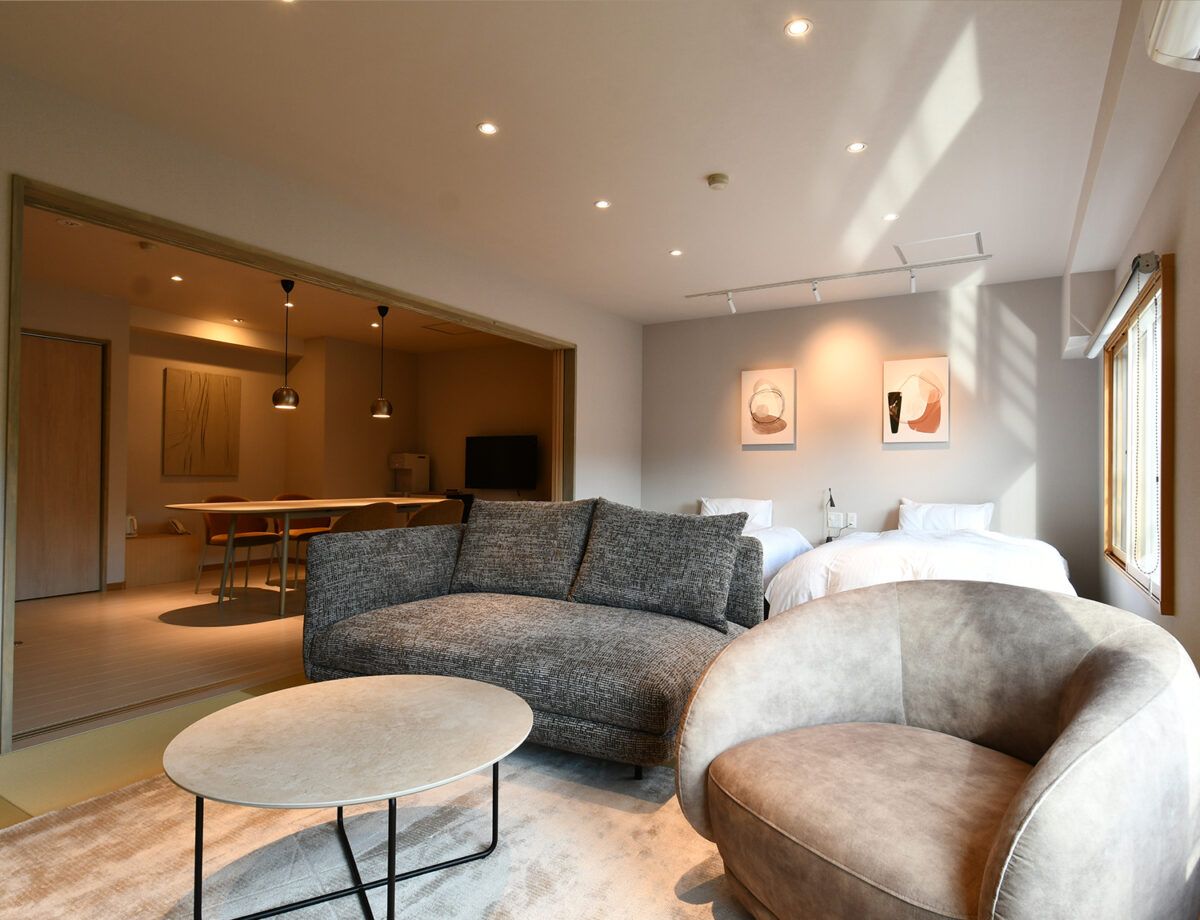 広々としたリビングとベッドルーム